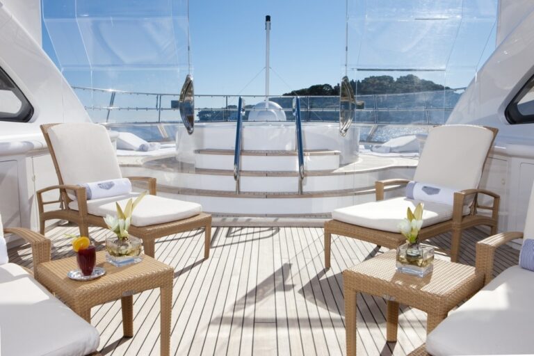 Jacuzzi Pool With Sun Deck Aboard Yacht LA TANIA