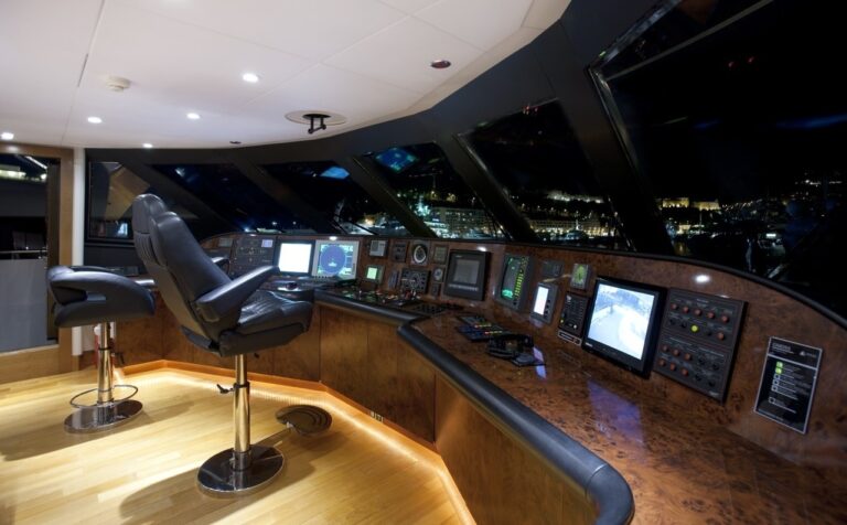 Bridgedeck On Yacht LA TANIA