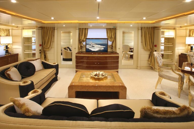 Sky-lounge On Yacht PLATINUM