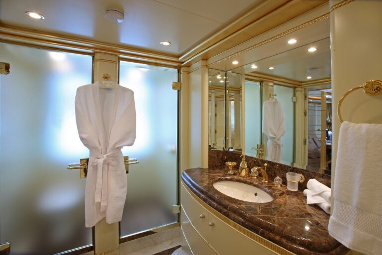 Bath On Board Yacht PLATINUM