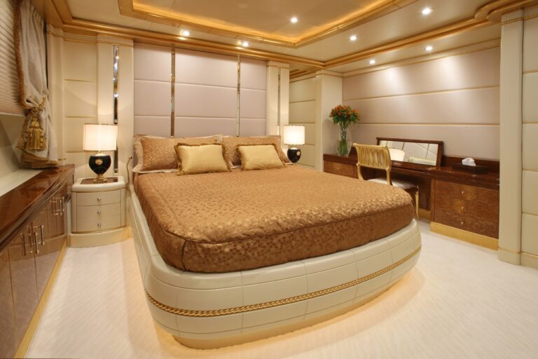 Double Sized Guest's Cabin Aboard Yacht PLATINUM
