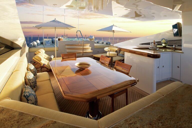 Sitting: Yacht REEF CHIEF's External Drinks Bar Image