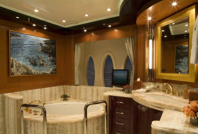 Main Master Bath On Board Yacht REEF CHIEF