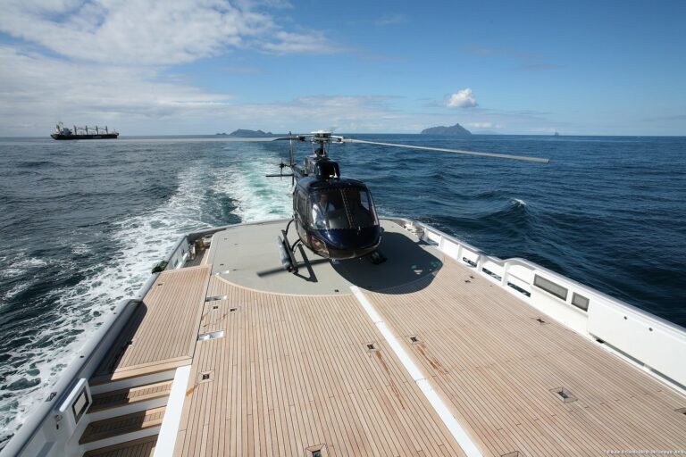 The 49m Yacht T6