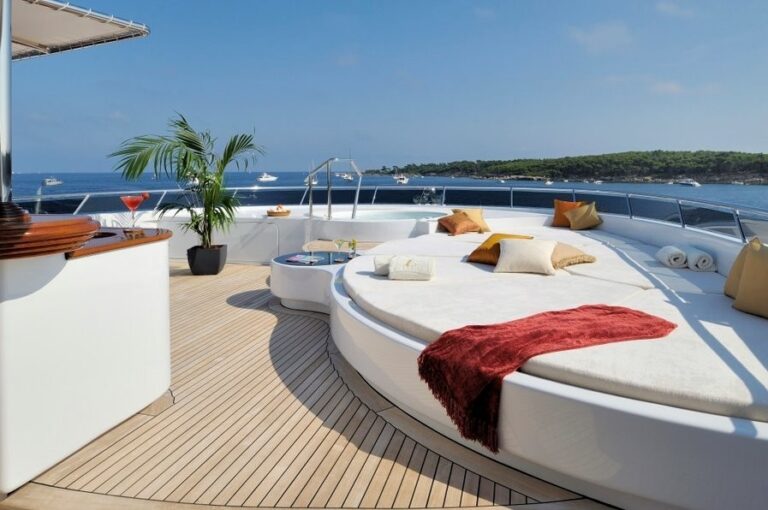 The 49m Yacht VOLPINI