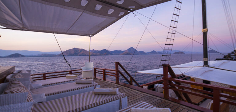 Charter yacht SAMATA