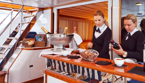 5 FISHES -  Upper Deck 2
