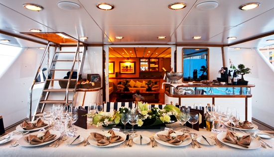 5 FISHES -  Upper Deck