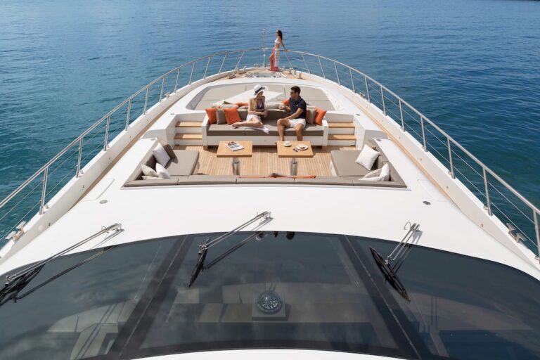 5 Mangusta 132 Yacht