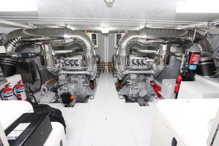 Twin MTU engines
