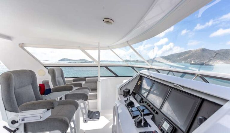 Bridge Helm Controls