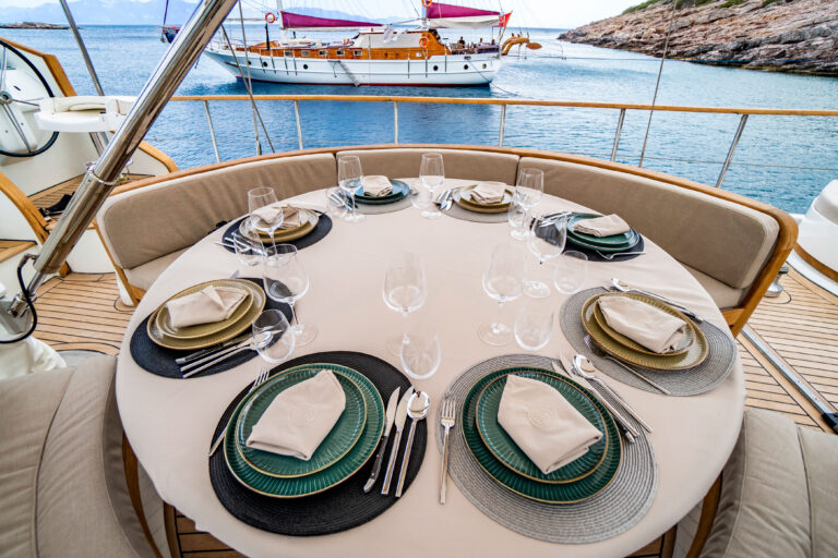Deck Dining Detail