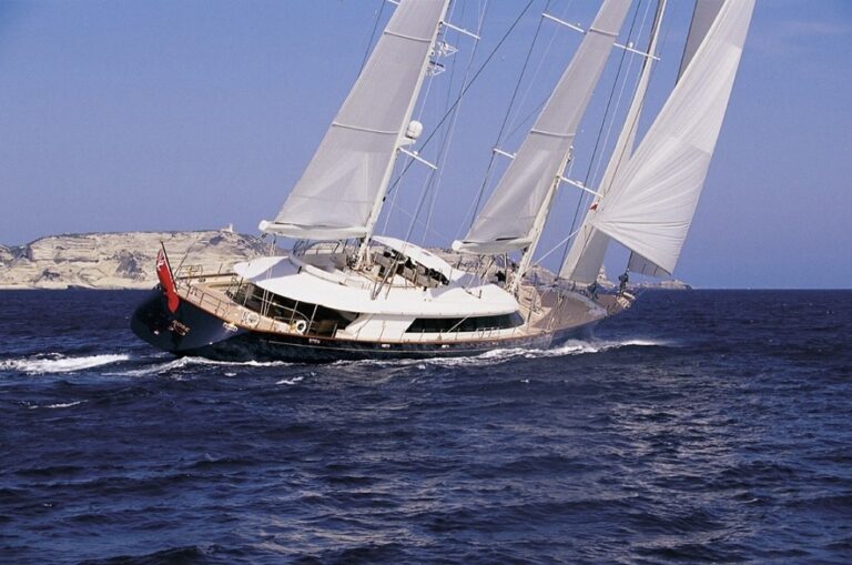 Profile: Yacht IS A ROSE's Cruising Pictured