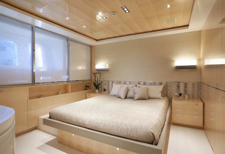 Guest's Cabin One On Board Yacht LA PELLEGRINA