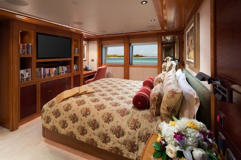 stateroom