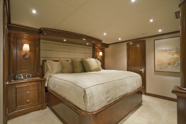 King Cabin Aboard Yacht WHEELS