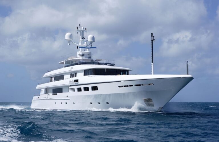 Cruising On Board Yacht EMELINA