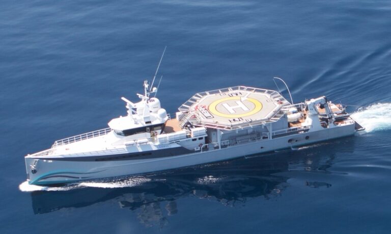 The 51m Yacht UMBRA