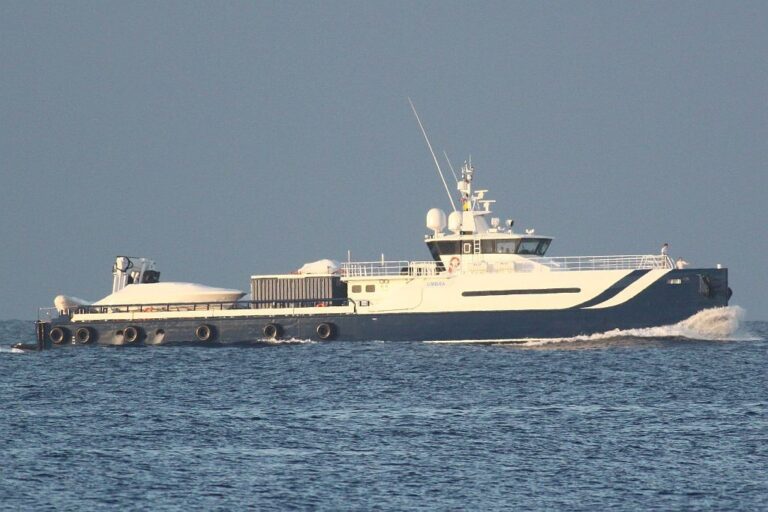 The 51m Yacht UMBRA