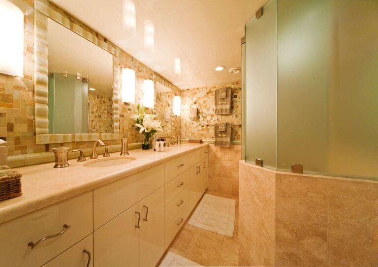 Main Master Bath On Yacht BIG EAGLE