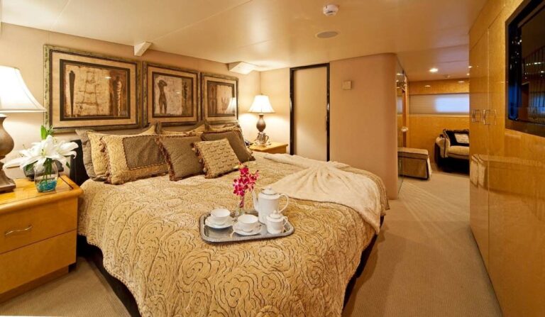VIP Cabin On Yacht BIG EAGLE