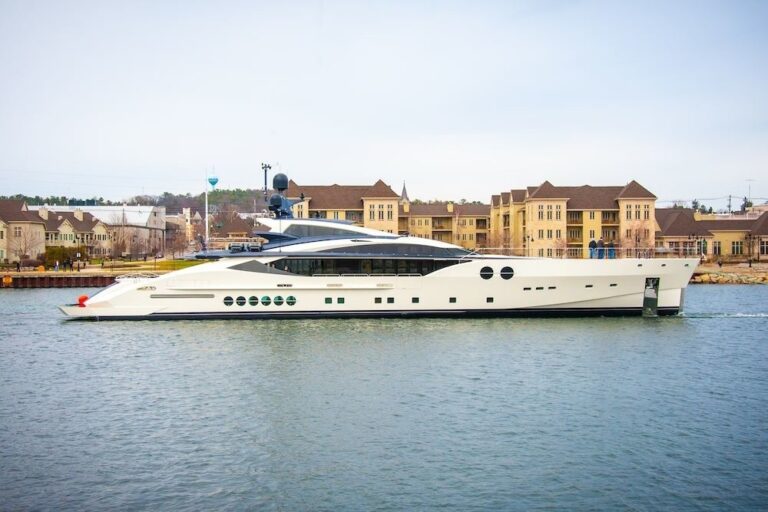 The 52m Yacht BLISS