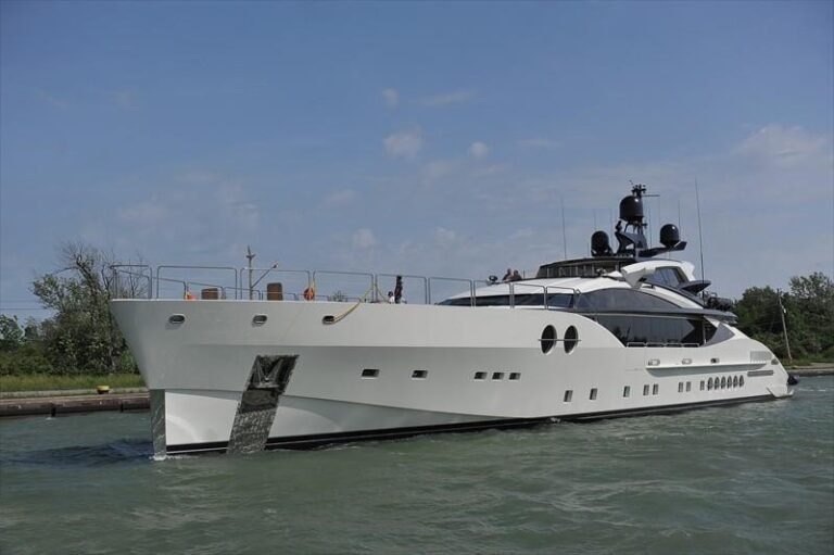 The 52m Yacht BLISS
