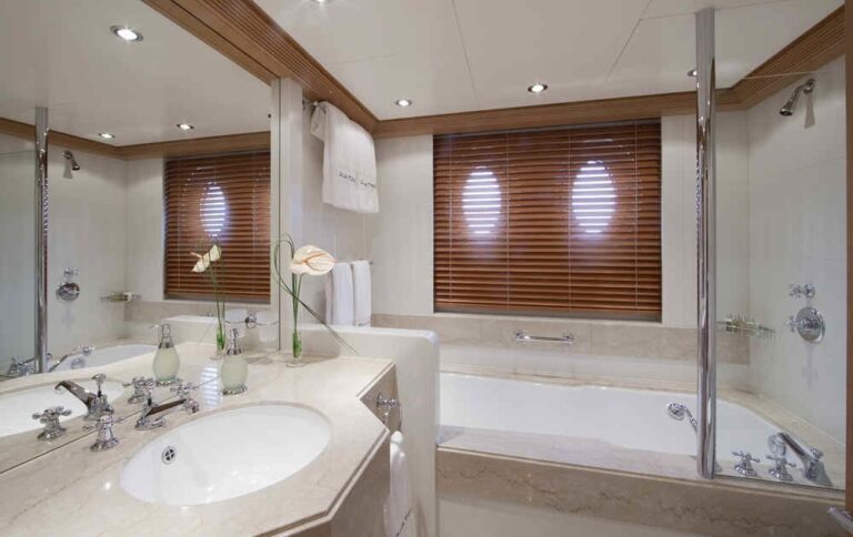 Guest's En Suite On Board Yacht DEJA TOO