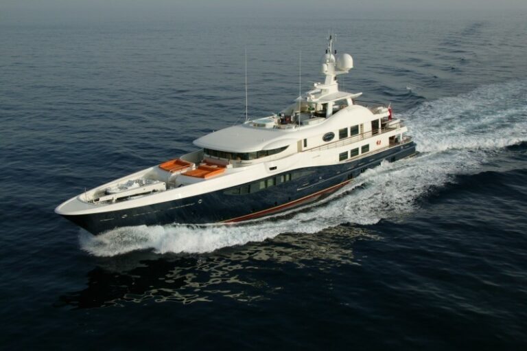 The 52m Yacht DENIKI