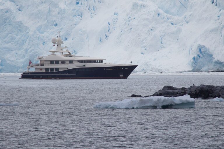 The 52m Yacht DENIKI