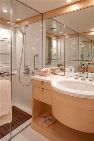 Guest's En Suite On Board Yacht LA MIRAGE