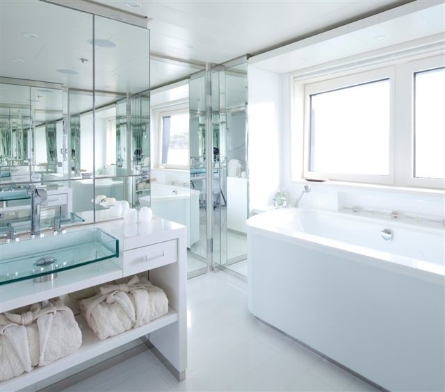 Main Master Bath Aboard Yacht LA MIRAGE