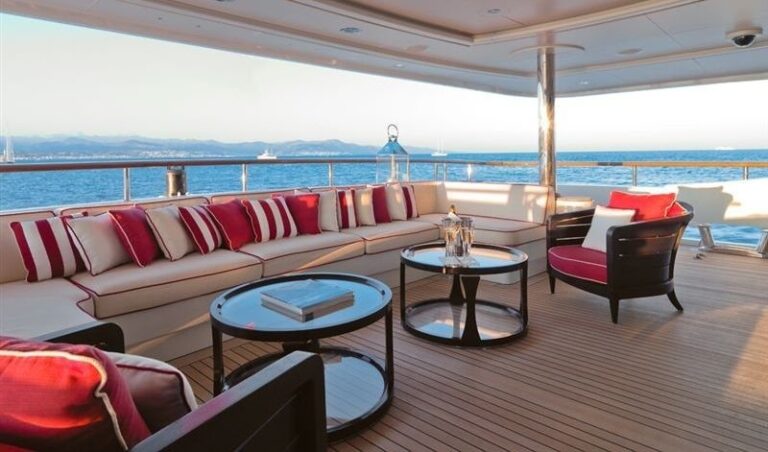 main deck aft exterior seating
