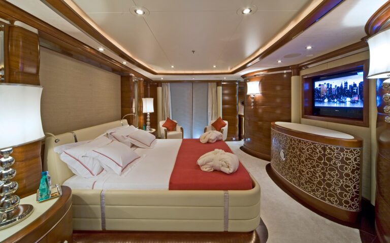 red guest suite
