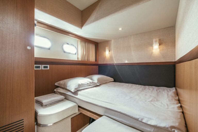 Double cabin