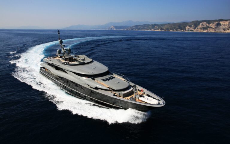 Cruising On Yacht SEA FORCE ONE