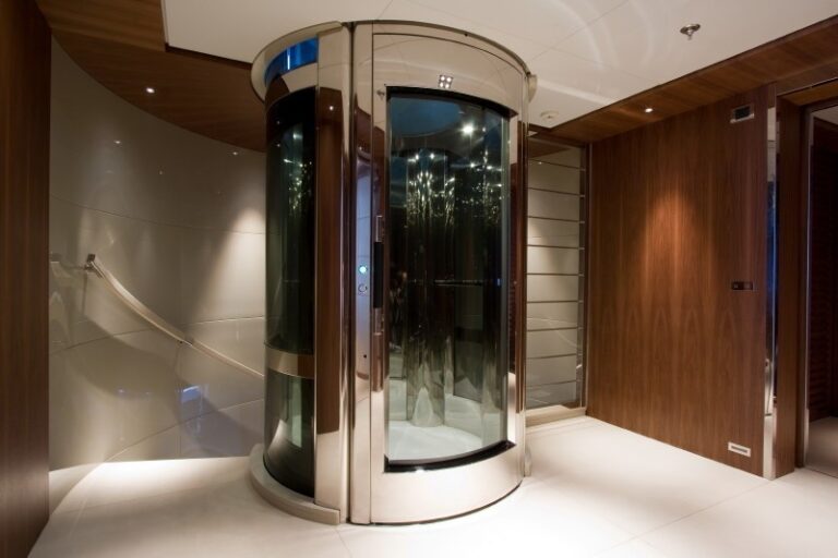 Elevator On Yacht SYNA