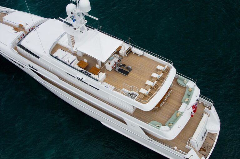 The 53m Yacht TE MANU