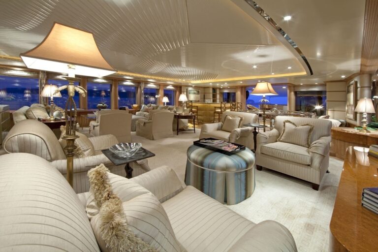 The 54m Yacht HUNTRESS II