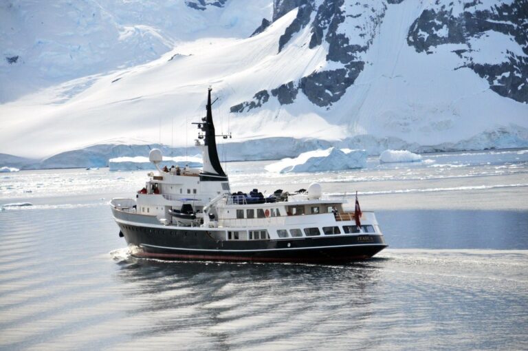 The 54m Yacht ITASCA
