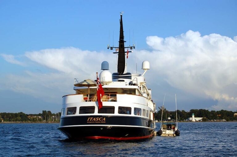 The 54m Yacht ITASCA