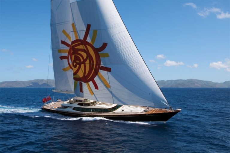 The 54m Yacht TIARA