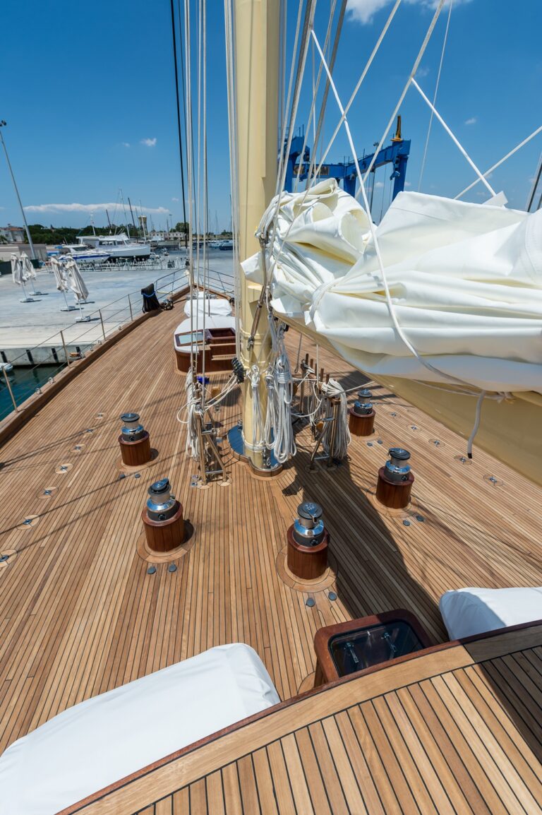 The 55m Yacht CHRONOS