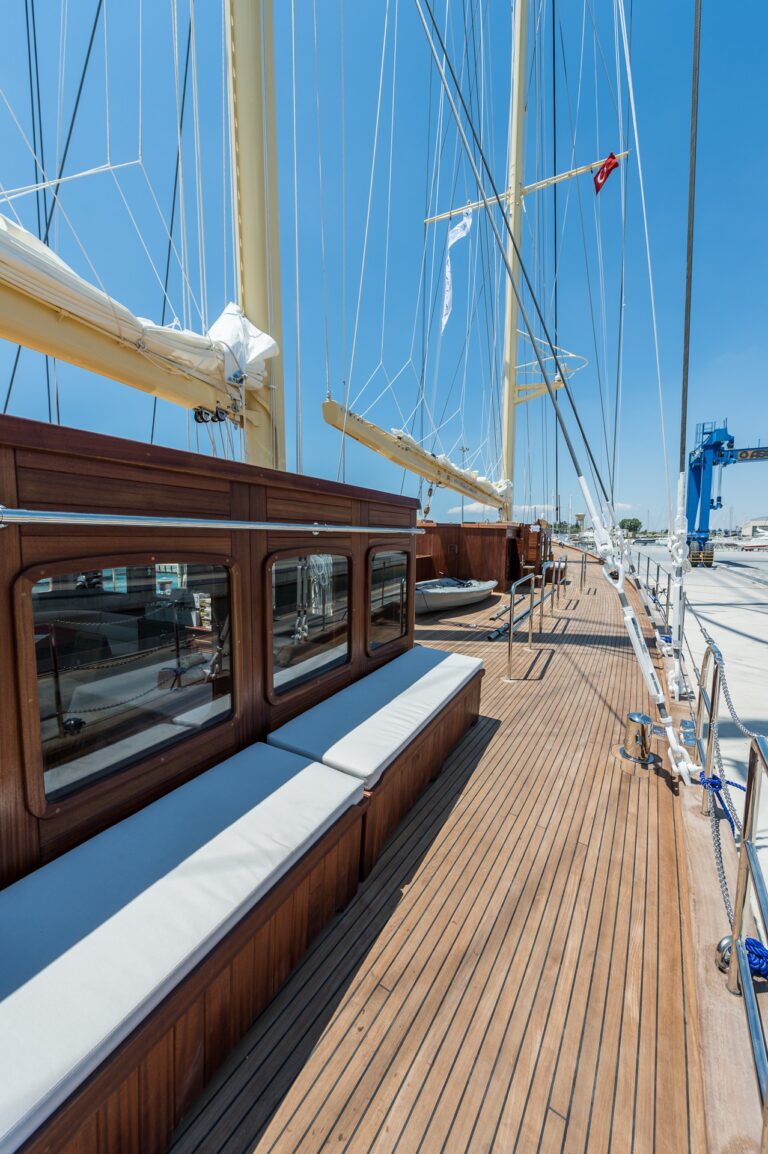The 55m Yacht CHRONOS