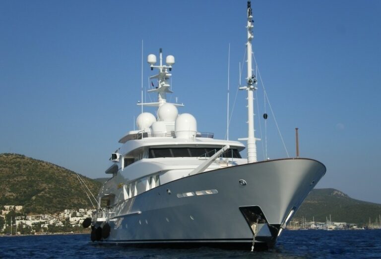 The 55m Yacht FARIBANA V
