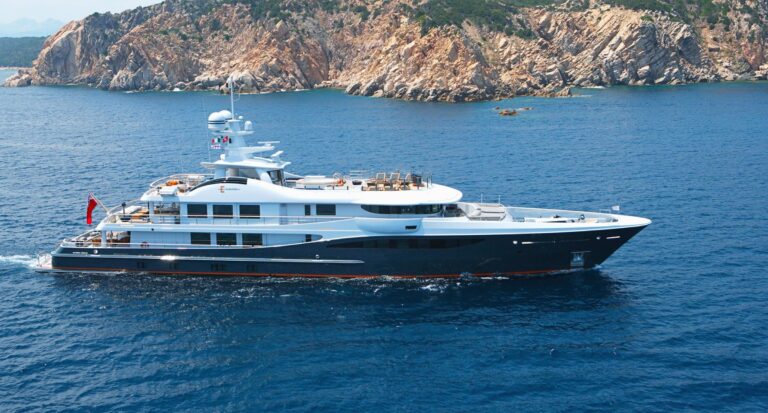 The 55m Yacht GENE MACHINE