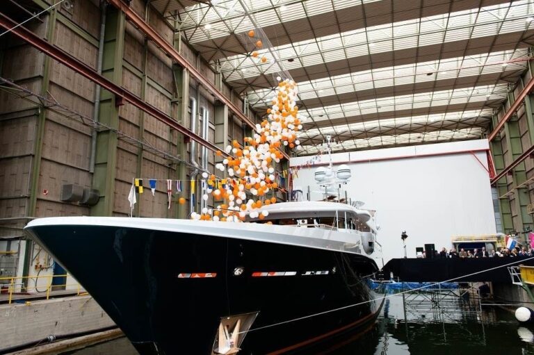 The 55m Yacht GENE MACHINE