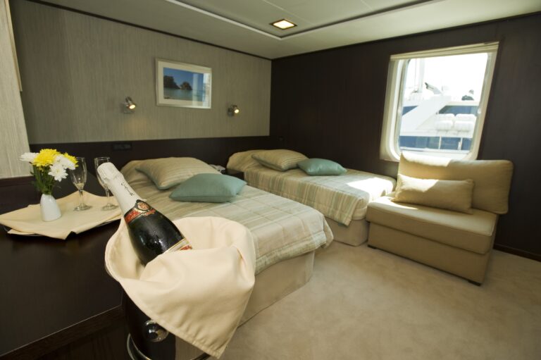 The 55m Yacht HARMONY V