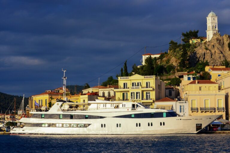The 55m Yacht HARMONY V