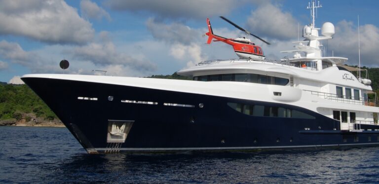 The 55m Yacht LA FAMILIA